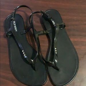 Black old navy flip flops